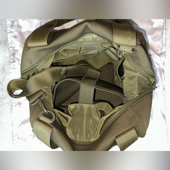 Medium LANDON NEOPRENE CARRYALL BAG - Picture 2 of 5